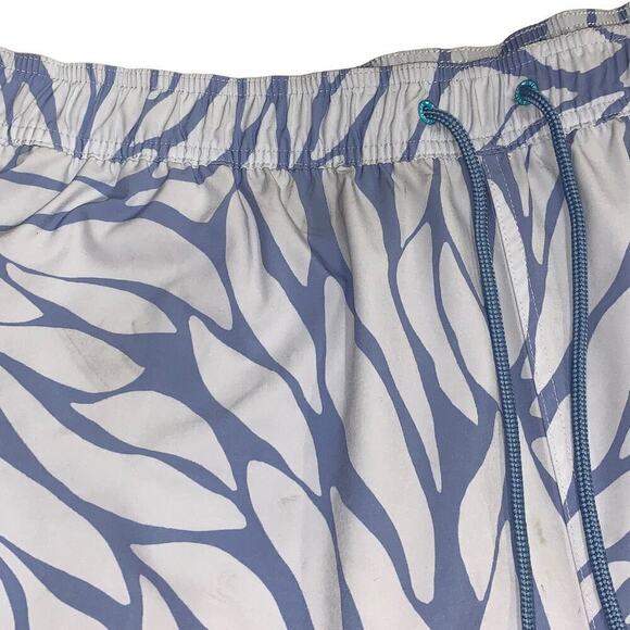 Vineyard Vines 7" Printed Chappy‎ Swim Trunks SZ 2XB Shorts - Picture 6 of 12